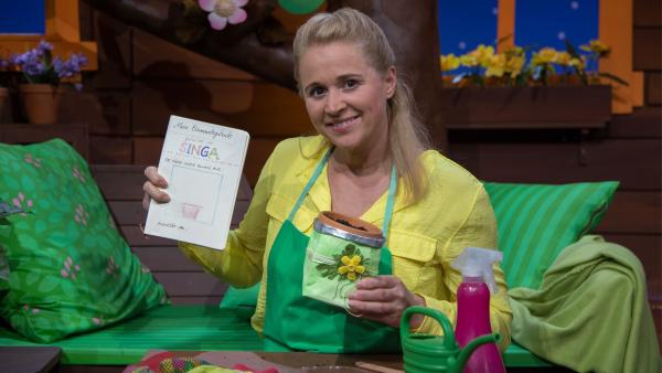 Singa und ihr Pflanzen-Beobachtungstagebuch