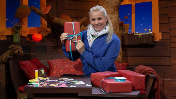 Singa hat mit dem MACH MiT!-Bastelbogen verschiedene Geschenkanhänger gestaltet.