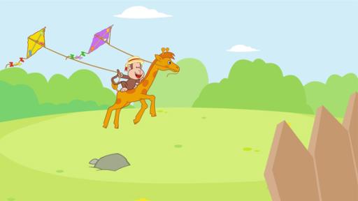 Rechte: KiKA/Studio 88 Die Giraffe Malia hüpft über eine Wiese, während der Affe YamYam sich auf ihrem Rücken festhält. Beide halten selbstgebastelte Drachen fest und lassen sie in der Luft steigen.