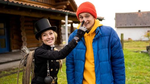 Der Silvester-Check | Checker Julian mit Schornsteinfegerin Laura