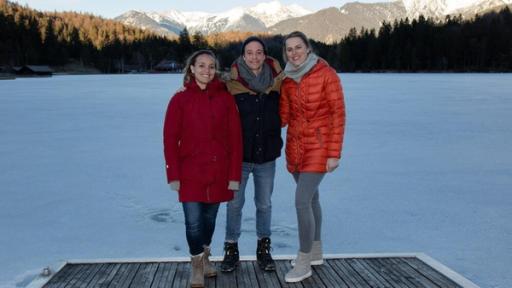 Der Kälte-Check / Tobi Krell trifft Eisschwimmerin und zweifache Weltmeisterin Ines Hahn und Ärztin Anja am bayerischen Lautersee