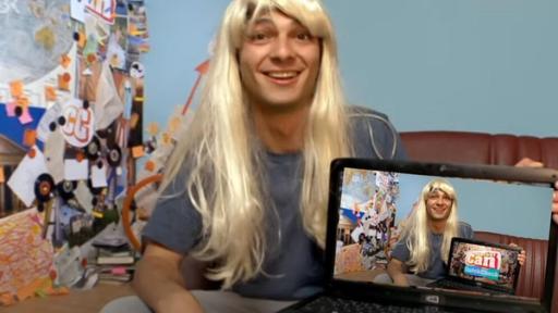 Checker Can Quick-Checks | Rechte: BR (screen-shot aus der Folge) Checker Can mit Perücke