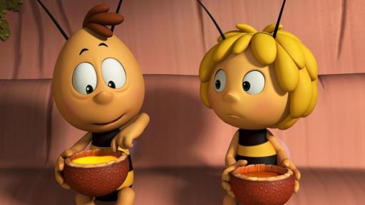 Willi und Maja genießen ihren Honig.