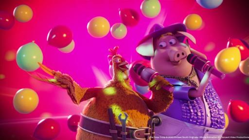 Das Huhn Flo und das Schwein Clive singen Karaoke im bunten Licht einer Diskokugel.