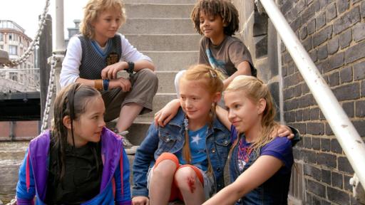 Pfefferkörner, 4. Generation: Lina (Lale H. Mann), Rasmus (Julian Winterbach), Emma (Aurelia Stern), Themba (Coco Nima) und Sophie (Katherina Unger)
