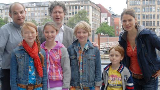 Jan (Matthias Klimsa), Emma (Aurelia Stern), Nina 
(Carolin Garnier), Hannes (Jörn Knebel), Max (Bruno Alexander), Henri (Sammy O’Leary) und Svenja (Stefanie Schmid).