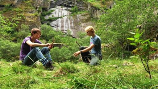 Durch die Wildnis - Norwegen (S01/E14) | Rechte: hr Feuerholzvorbereitung