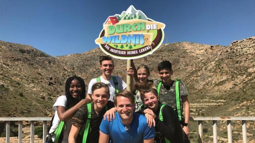 Durch die Wildnis - Sierra Nevada (S04/E01) | Rechte: E+U-TV Film- und Fernsehproduktion Das Team mit ihrem Coach Tobi