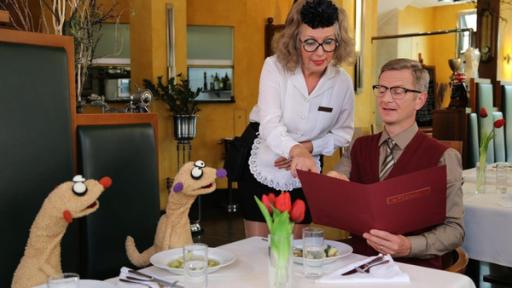 Scharfe Sache | Rechte: bigSmile - bigSmile Jan & Henry mit dem Kommissar im Restaurant