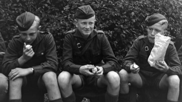 Ein Archivbild von Hitlerjungen | Rechte: United States Holocaust Memorial Museum/ Sam Bryan 
