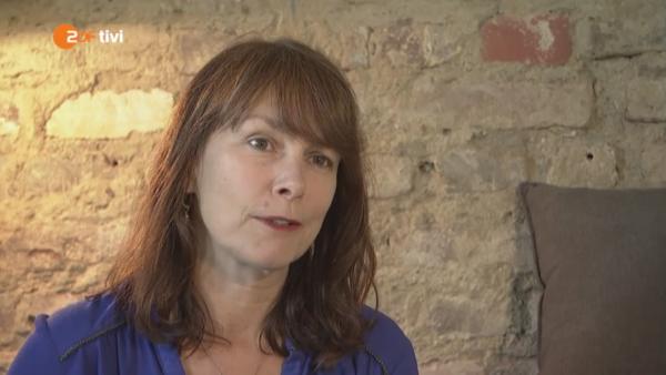 logo!-Moderatorin Jennie im Interview mit der Kinderpsychologin Elisabeth Raffauf | Rechte: ZDF