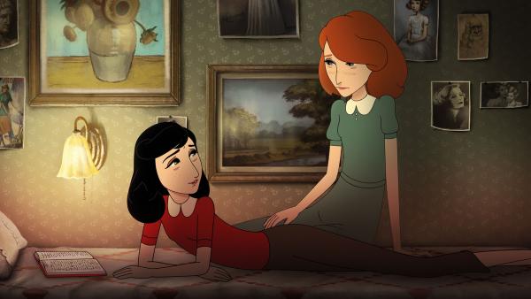 Ein Mädchen mit dunklen und ein Mädchen mit roten Haaren (Zeichentrickfiguren) schauen sich auf ein Bett gelehnt an. Neben ihnen liegt ein aufgeschlagenes Tagebuch.