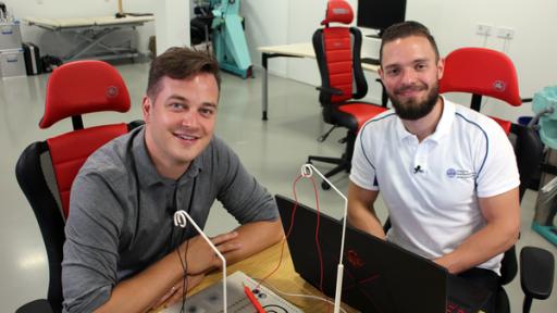 E-Sports | Rechte: KiKA Felix mit Sportwissenschaftler Chuck Tholl.
