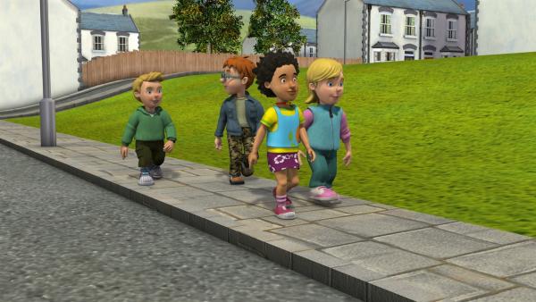 Alle Kinder sind gespannt auf den Tag der offenen Tür in der Feuerwache.