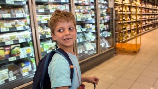 Rechte: KiKA Piet geht ganz alleine einkaufen.