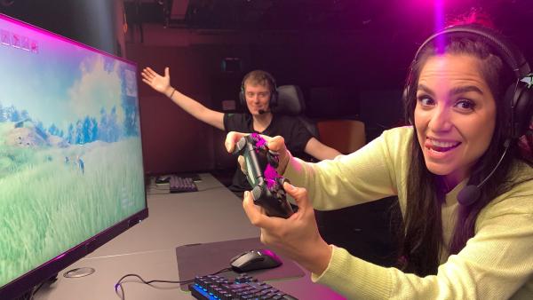 Drei brandneue Spiele für Computer und Konsole werden von Jess angespielt. Dabei bekommt sie Tipps von einem Gaming-Experten, der ihr genau auf die Finger schaut.