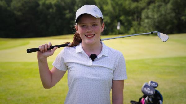 Ben bekommt ein Golf-Coaching von der 14-jährigen Heidi. Er lernt von Heidi den richtigen Schwung und verschiedene Schlagtechniken wie das Pitchen, Chippen und Putten.