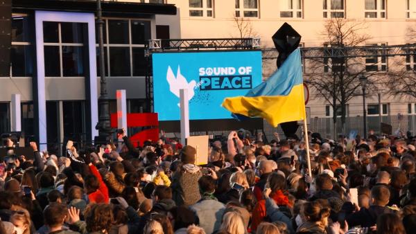 Zahlreiche Musikerinnen und Musiker sind beim Friedenskonzert "Sound of Peace" in Berlin dabei.