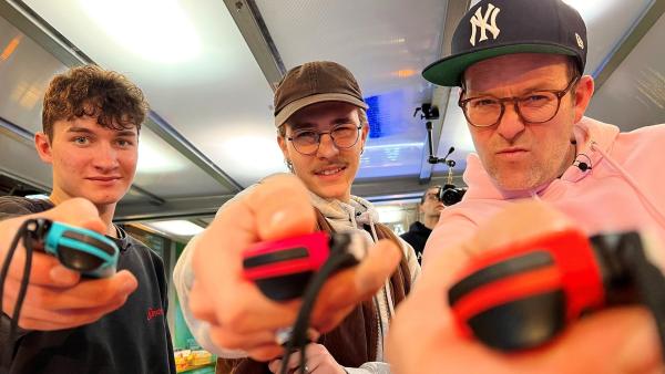 Ben zockt mit den Einsteinern Thorin und Tamino Konsolen-Games.