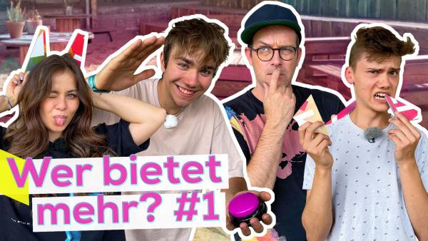 Eine Bildmontage: Die weiß umrandeten Figuren von Moderatorin Sarah und Julius, bekannt aus dem Format "Speeed!", Ben und Tik Toker Noel mit lustigen Gesten vor enem unscharfen Hintergrund. Links unten der Schriftzug "Wer bietet mehr? #1" in pinker Schrift auf weißem Grund.