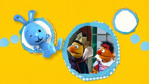 MDP - Von Socken und Riesen | Rechte: KiKA/NDR Kikaninchen zwinckert mit einem Auge. Ernie und Bert sind als König und Schneewitchen verkleidet.