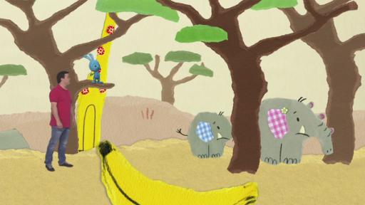 Kikaninchen und Christian beobachten Elefanten im Wald