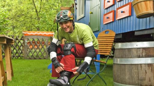 Sport | Rechte: ZDF Fritz Fuchs zieht sich Inliner an.