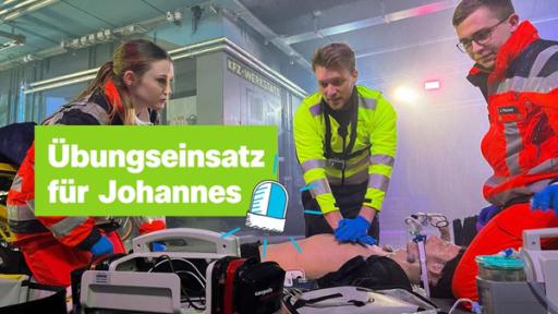 Reporter Johannes nimmt an einem Übungseinsatz für Notfallsanitäter als Ersthelfer teil.