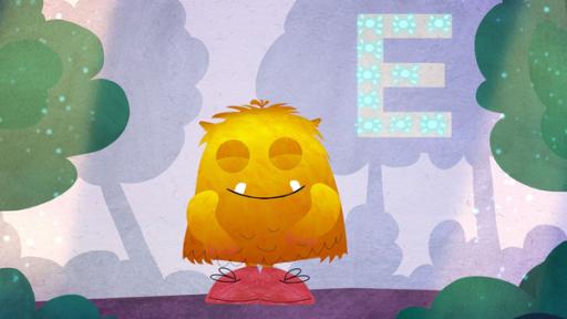 Rechte: KiKA/Filmakademie Baden-Württemberg GmbH/Eagle Eye Ein Yeti-Kind steht mit geschlossenen Augen zwischen Bäumen. Rechts oben der Buchstabe E.