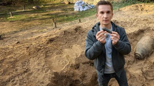 Bombenentschärfung - Teaser - MT25 | Rechte: Collage: ZDF Eric Mayer lernt Bomben entschärfen