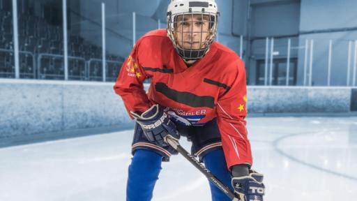 Eishockey: Eric macht den Bodycheck