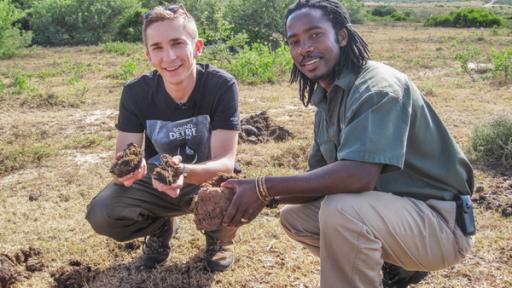 Eric in Afrika | Rechte: ZDF Eric mit einem Ranger in Afrika