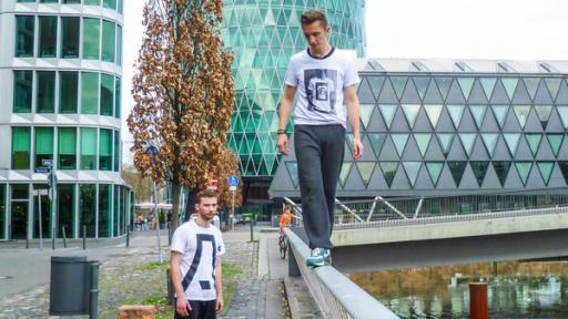 Eric macht Parkour | Rechte: ZDF Eric macht Parkour und balanciert auf Geländer