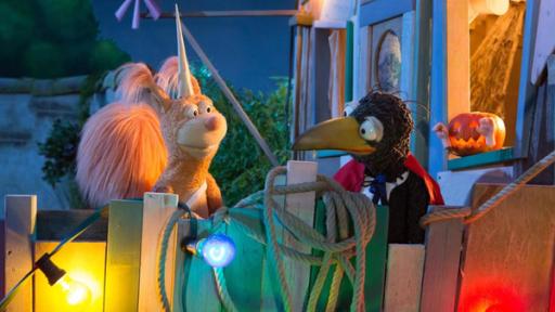 Süßes oder Saures (Teaser + Bühne L) | Rechte: ZDF Rabe Rudi und Ella Eichhörnchen feiern Halloween und sind verkleidet.