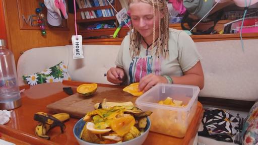 Essen auf dem Segelboot | Rechte: KiKA