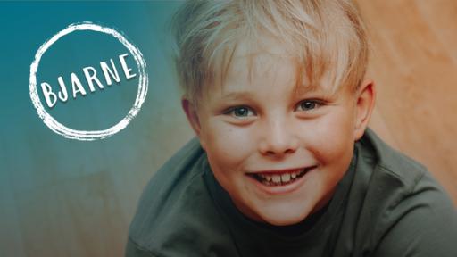 Rechte: KiKA/privat Bjarne lächlend sehr nah. Er freut sich auf seine Teilnahme am Junior Eurovision Song Contest in Madrid.