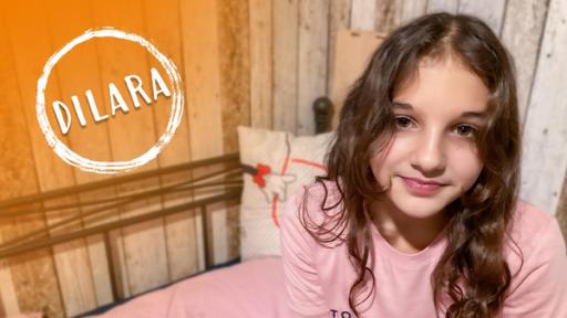 Großfamilie findet Wohnung | Rechte: hr Mädchen mit langen Haaren schaut in die Kamera.