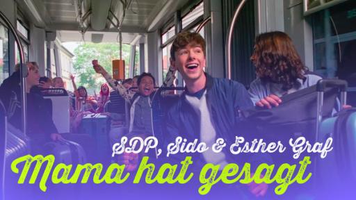 Folge 1079: Mama hat gesagt | Rechte: MDR/Saxonia Schüler fahren in der Straßenbahn und freuen sich.