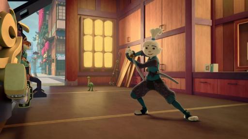 Rechte: ZDF/2022 Usagi Productions LLC. All Rights Reserved Kitsune und Spot schauen auf Usagi, der links steht und mit einem Schwert in Kampfposition steht. Er lächelt.