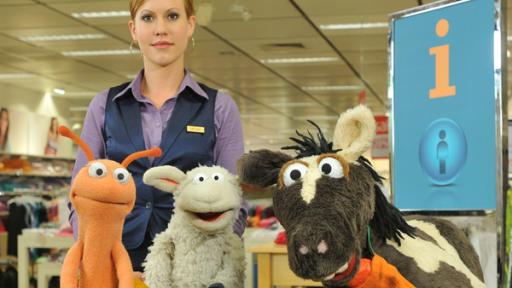 Finchen, Wolle und Pferd im Kaufhaus