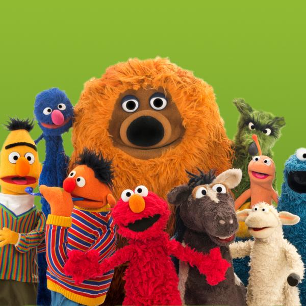 Die Figuren aus der "Sesamstraße" v.l.: Bert, Grobi, Ernie, Samson, Elmo, Pferd, Wolle, Wolf, Finchen und das Krümelmonster