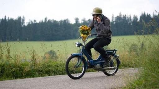 Mann auf einem Moped | Rechte: SWR Mann auf einem Moped