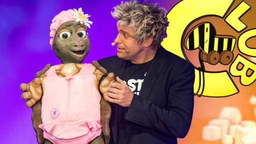 Sascha Grammel mit Puppe Josie