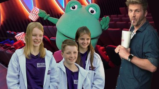 Triple Clash: Popcorn Battle im Mega-Kino | Rechte: SWR Lisa, Tim und Emma gegen Johannes im Kino