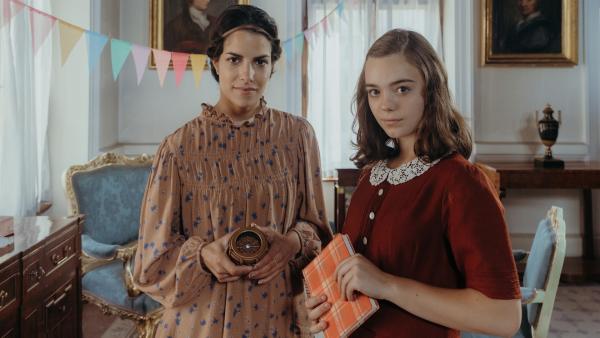 Clarissa trifft auf Anne Frank (Katharina Kron).