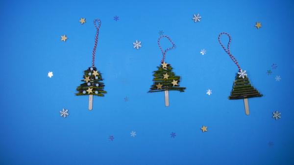 Weihnachtsbaumanhänger aus Ästen