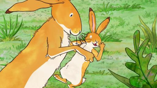 Rechte: KiKA/SLR Productions Australia Pty.Ltd./Scrawl Studios Pte Ltd./hr/ARD Das erste Morgenlicht bahnt sich gerade erst seinen Weg, aber der kleine braune Hase ist schon hellwach. Aufgekratzt weckt er den großen braunen Hasen. Er will endlich spielen.