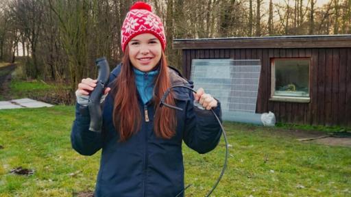 Anna und die wilden Tiere | Rechte: BR | Text und Bild Medienproduktion GmbH & Co.KG Frech wie ein Marder | An diesen Kabeln hat sich ein Steinmarder zu schaffen gemacht.