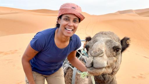 Pia und die wilde Natur | Rechte: BR | Text und Bild Medienproduktion GmbH & Co. KG | Katja Schübl Hitzefrei in der Sahara | Dromedare sind richtige Überlebenskünstler.