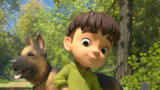 Kleiner Fuß, großer Hund | Rechte: © La Station Animation – 2022 Auf einem Waldweg führt Kleiner Fuß den Schäferhund Oscar zum Gassigehen aus. Kleiner Fuß blickt ganz stolz. Der Hund steht hinter ihm steht und blickt in eine ganz andere Richtung seitlich des Weges.